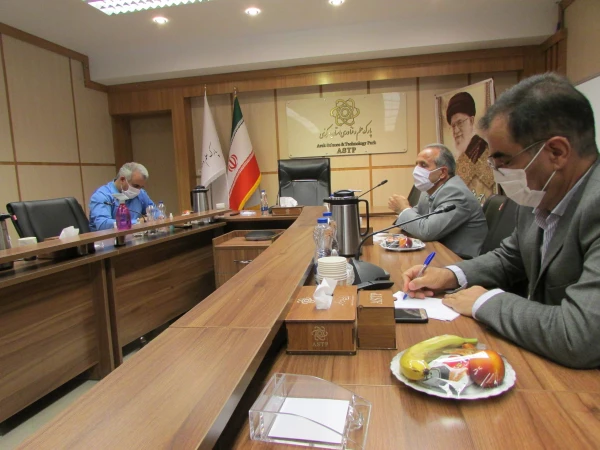 رشد و پیشرفت علمی دانشجویان مهمترین دغدغه دانشگاه است 4