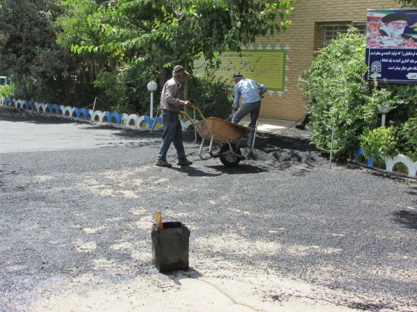 آسفالت 2000 متر مربع از محوطه پردیس شهید باهنر اراک انجام شد 6