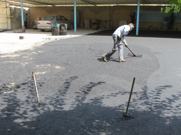 آسفالت 2000 متر مربع از محوطه پردیس شهید باهنر اراک انجام شد 8