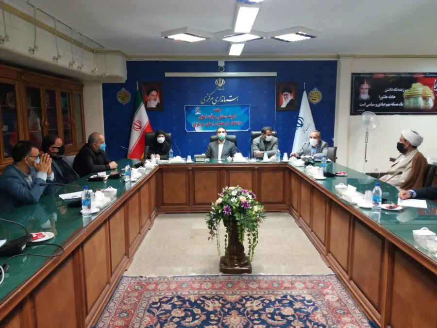 باید به دانشگاه فرهنگیان به عنوان یک مرکزی که برای تربیت دانش آموزان مربی تربیت می کند توجه ویژه شود 4