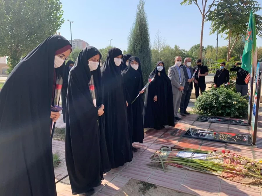 مراسم تجدید میثاق با آرمان های شهدا در دانشگاه فرهنگیان استان مرکزی برگزار شد 2