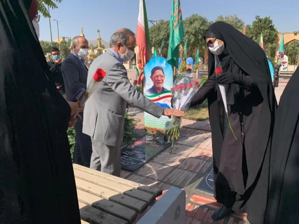 مراسم تجدید میثاق با آرمان های شهدا در دانشگاه فرهنگیان استان مرکزی برگزار شد 3