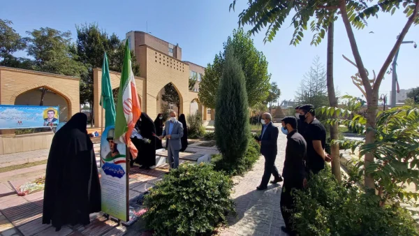 مراسم تجدید میثاق با آرمان های شهدا در دانشگاه فرهنگیان استان مرکزی برگزار شد 6