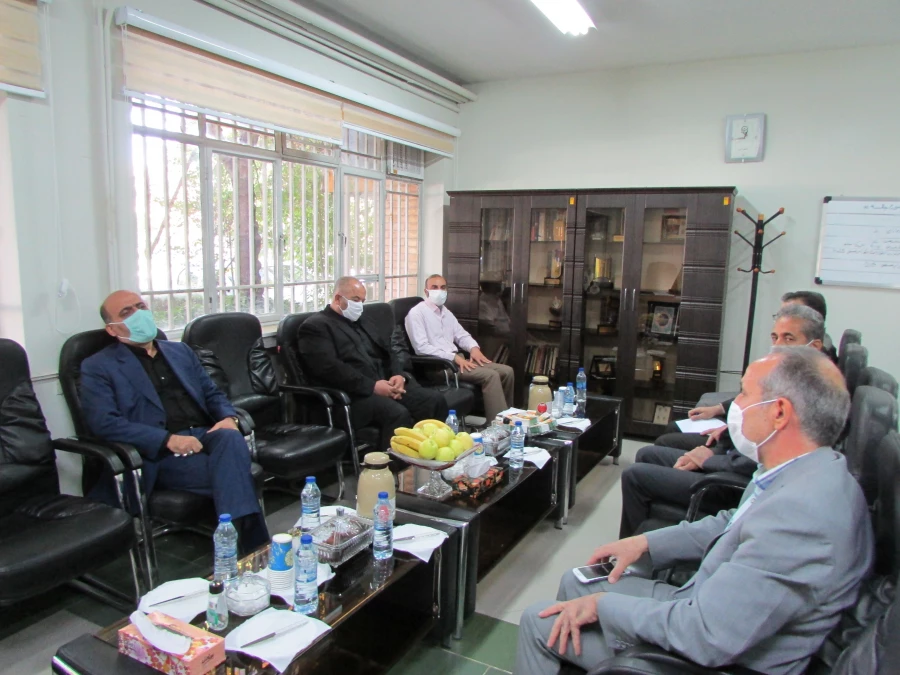 نشست سرپرست دانشگاه فرهنگیان استان مرکزی با نماینده مردم شهر اراک در شورای اسلامی 5