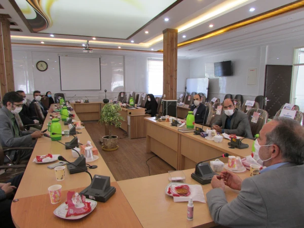 جلسه هم اندیشی اساتید پشتیبان سامانه یادگیری الکترونیک دانشگاه فرهنگیان استان مرکزی برگزار شد 5