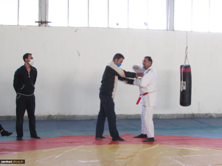 کارکاه آموزشی دفاع شخصی برای کارکنان دانشگاه فرهنگیان استان مرکزی برگزار شد 10