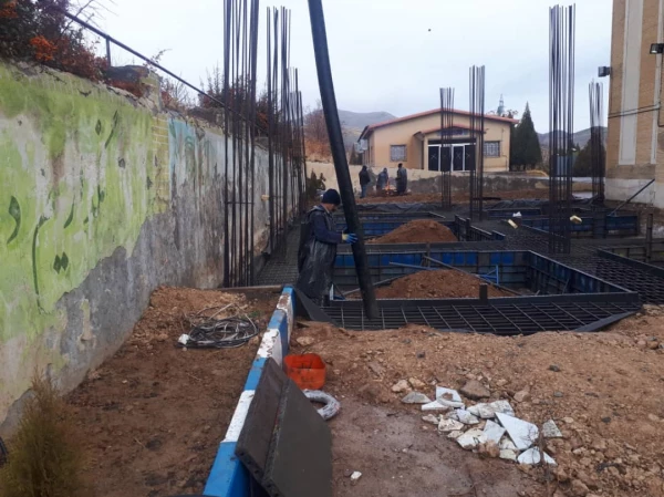 آغاز بتن ریزی طرح توسعه ساختمان آموزش پردیس حضرت زینب کبری(س) استان مرکزی 4