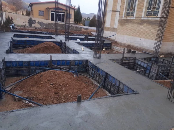 آغاز بتن ریزی طرح توسعه ساختمان آموزش پردیس حضرت زینب کبری(س) استان مرکزی 6