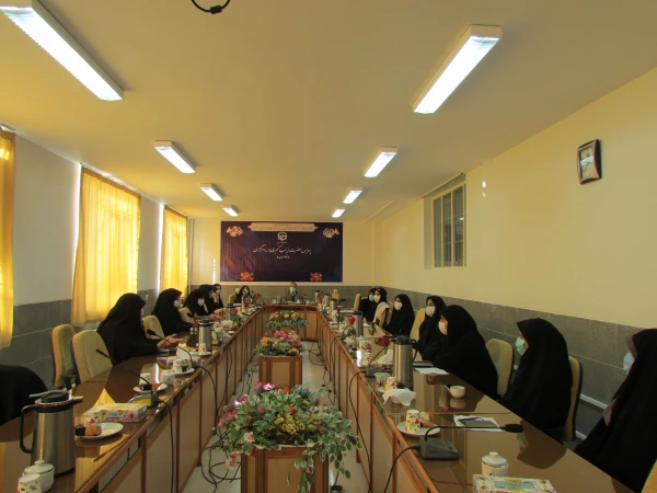 جلسه شورای اداری پردیس حضرت زینب کبری(س) برگزار شد 5