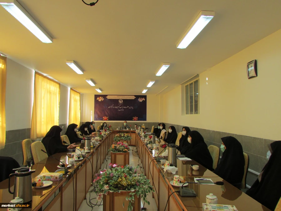 جلسه شورای اداری پردیس حضرت زینب کبری(س) برگزار شد 5