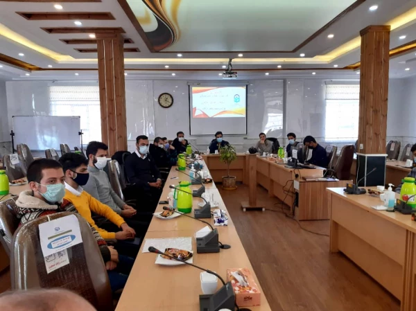 جلسه توجیهی دبیران کانون های فرهنگی و دبیران انجمن های علمی پردیس شهید باهنر برگزار شد 2