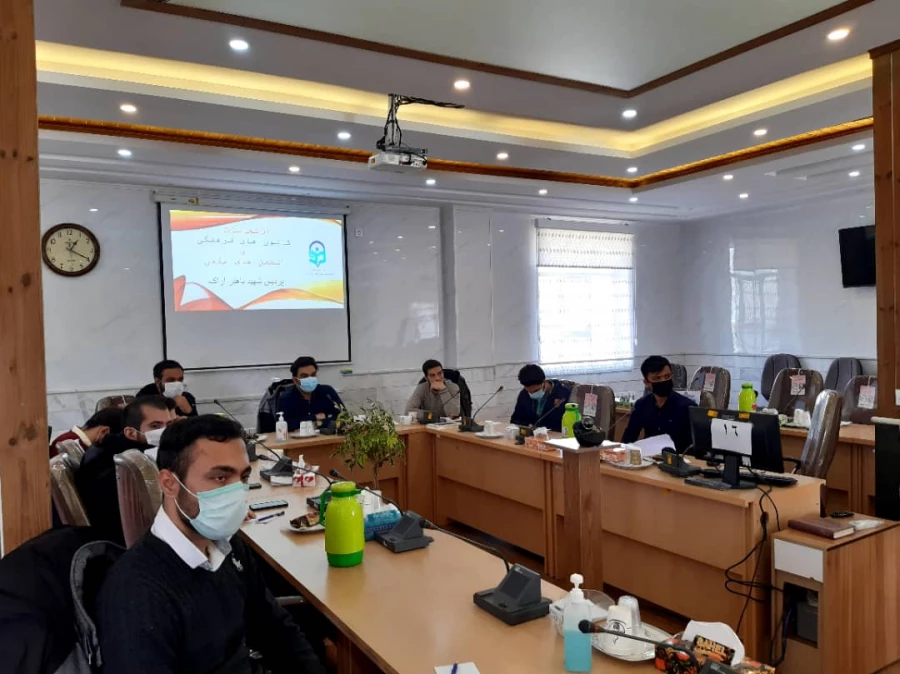 جلسه توجیهی دبیران کانون های فرهنگی و دبیران انجمن های علمی پردیس شهید باهنر برگزار شد 4