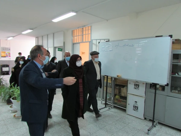 بازدید معاون برنامه ریزی و امور مشارکت های مردمی سازمان نوسازی مدارس کشور از پردیس حضرت زینب کبری اراک 8