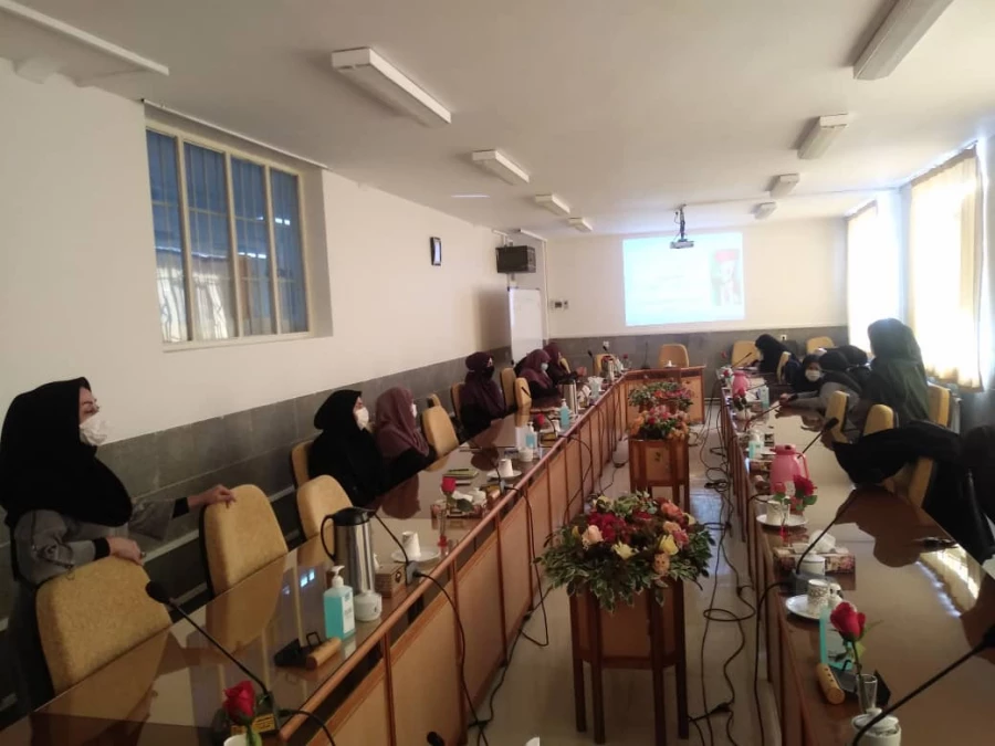 دومین کارگاه مشاوره ای شفقت درمانی در پردیس حضرت زینب کبری(س) برگزار شد 5