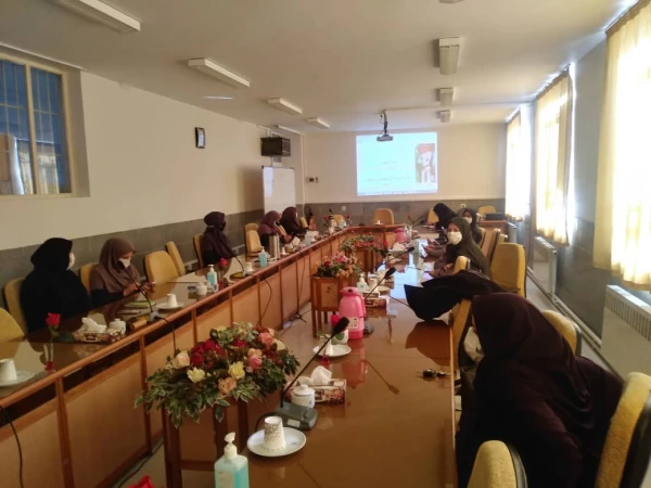 دومین کارگاه مشاوره ای شفقت درمانی در پردیس حضرت زینب کبری(س) برگزار شد 6