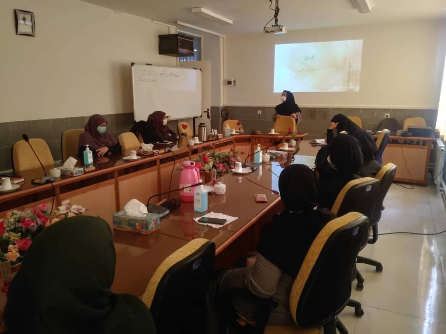 دومین کارگاه مشاوره ای شفقت درمانی در پردیس حضرت زینب کبری(س) برگزار شد 7