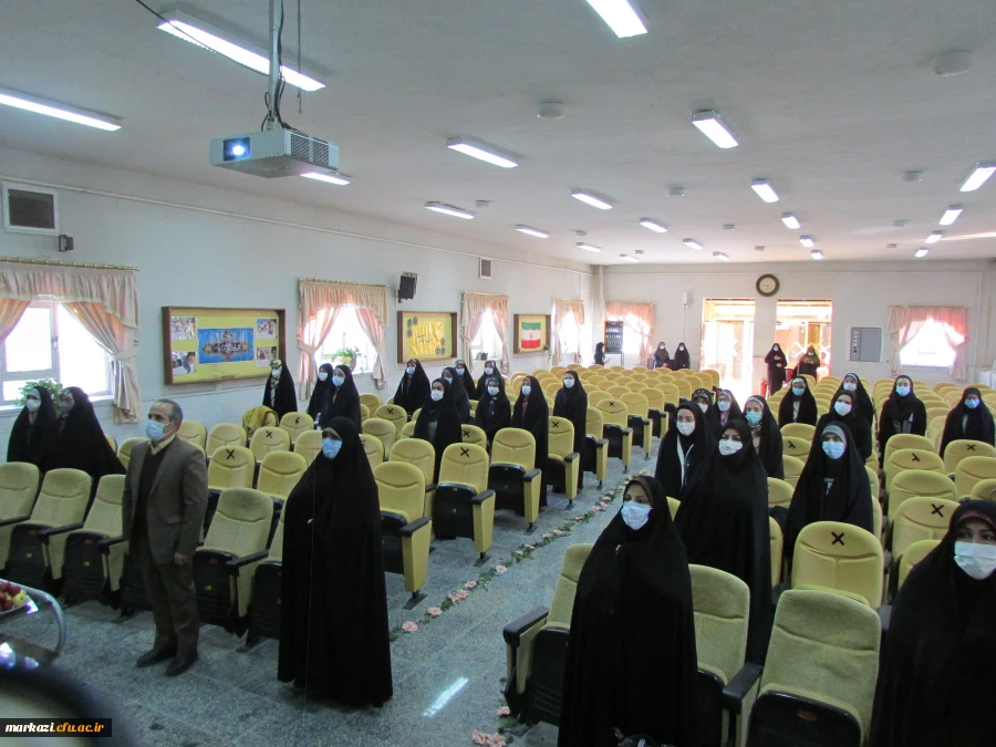 مراسم آیین استقبال از دانشجویان ورودی1399 و شروع رسمی ترم تحصیلی در پردیس حضرت زینب کبری برگزار شد 3