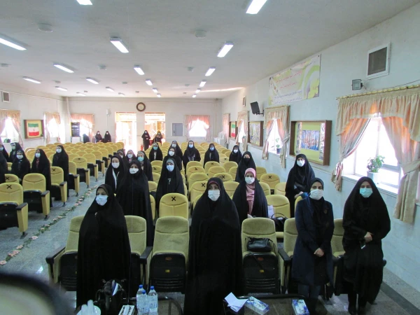 مراسم آیین استقبال از دانشجویان ورودی1399 و شروع رسمی ترم تحصیلی در پردیس حضرت زینب کبری برگزار شد 3