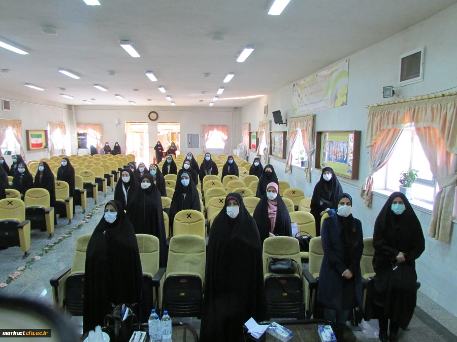 مراسم آیین استقبال از دانشجویان ورودی1399 و شروع رسمی ترم تحصیلی در پردیس حضرت زینب کبری برگزار شد 3