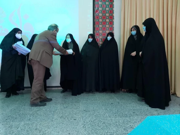 مراسم آیین استقبال از دانشجویان ورودی1399 و شروع رسمی ترم تحصیلی در پردیس حضرت زینب کبری برگزار شد 13