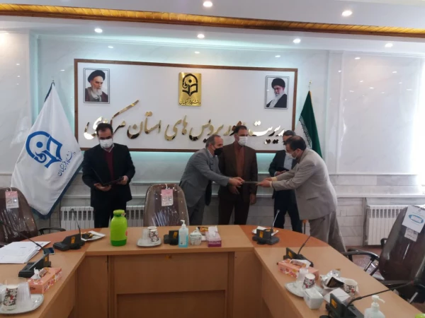 مراسم تکریم و معارفه مسئولین جدید آموزش و امور دانشجویی پردیس شهید باهنر برگزار شد 5