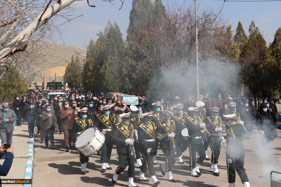 مراسم وداع و تدفین پیکر مطهر شهید گمنام دوران دفاع مقدس در پردیس حضرت زینب کبری(س) استان مرکزی برگزار شد 6