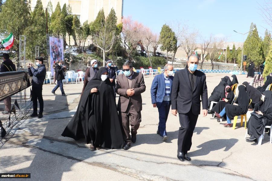 مراسم وداع و تدفین پیکر مطهر شهید گمنام دوران دفاع مقدس در پردیس حضرت زینب کبری(س) استان مرکزی برگزار شد 2