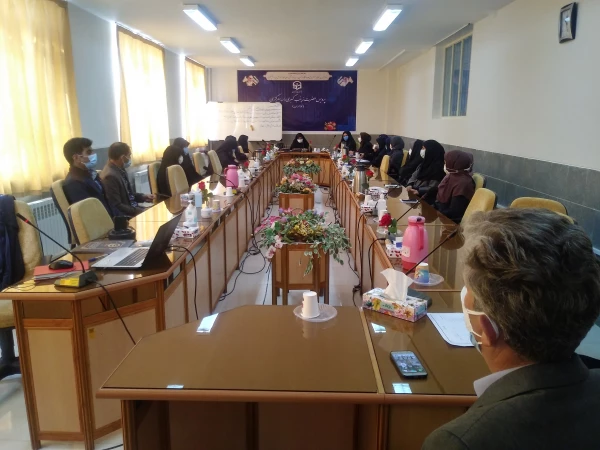 مراسم تقدیر از همکاران پردیس حضرت زینب کبری(س) برگزار شد 5