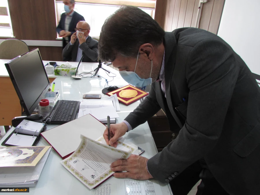 انعقاد تفاهمنامه سه جانبه آموزش و پرورش، دانشگاه فرهنگیان و بسیج دانشجویی استان مرکزی 5