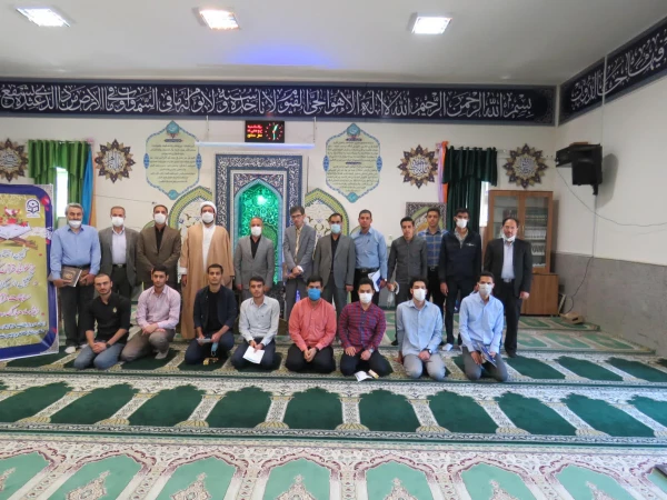 آیین تجلیل از مرتلان و منتخبین مسابقات قرآنی برگزار شد 3