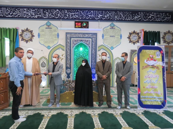 آیین تجلیل از مرتلان و منتخبین مسابقات قرآنی برگزار شد 6