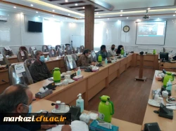  نشست صمیمی مسئولین دانشگاه با دانشجویان 4