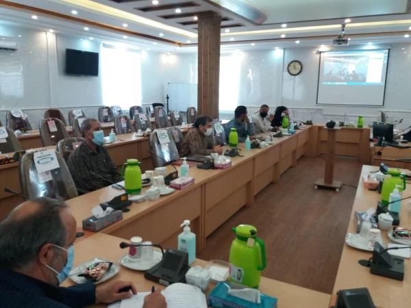  نشست صمیمی مسئولین دانشگاه با دانشجویان 4