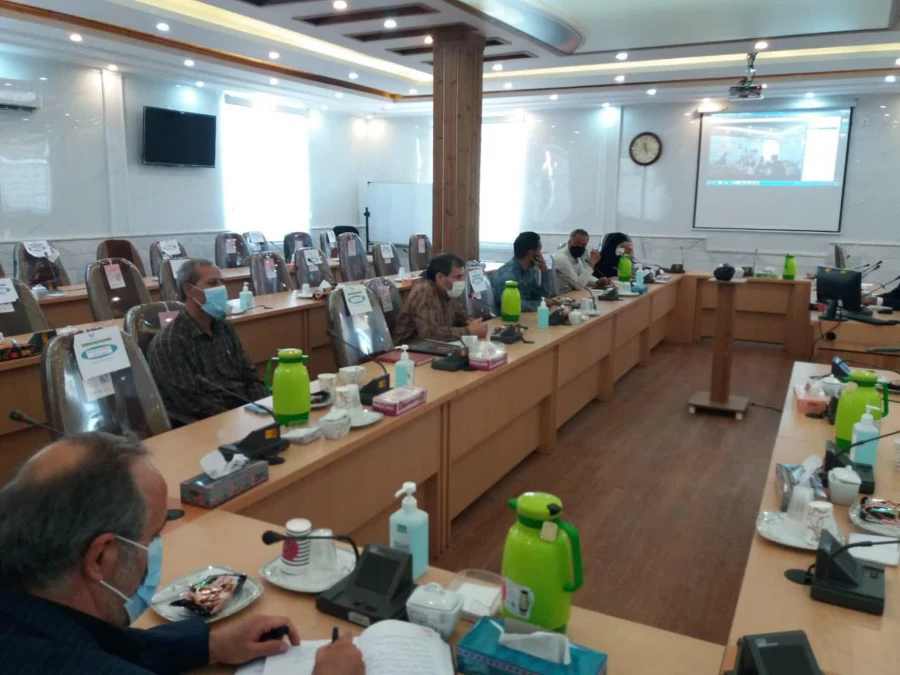  نشست صمیمی مسئولین دانشگاه با دانشجویان 4