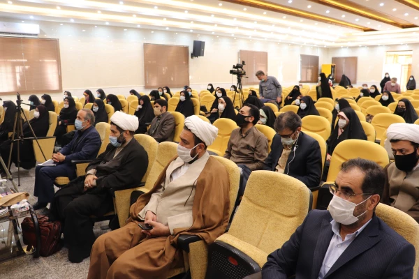 همایش بانوی تحول آفرین، بانومجتهده امین 3