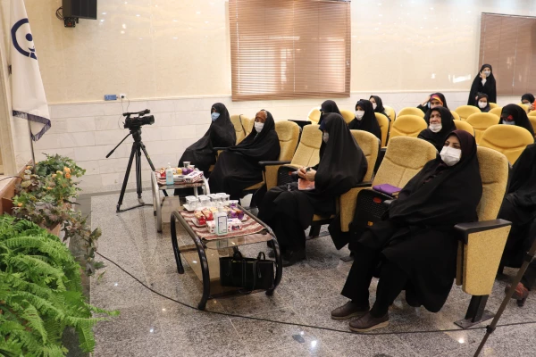 همایش بانوی تحول آفرین، بانومجتهده امین 4