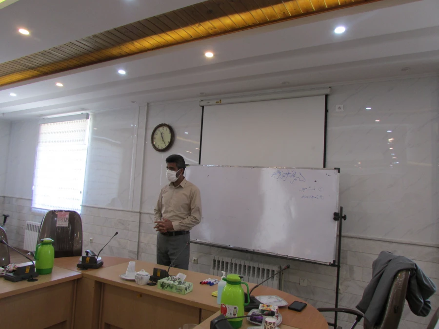 کارگاه آموزشی – توجیهی «آسیب شناسی مزایده، مناقصه و قراردادها» برگزار شد 5