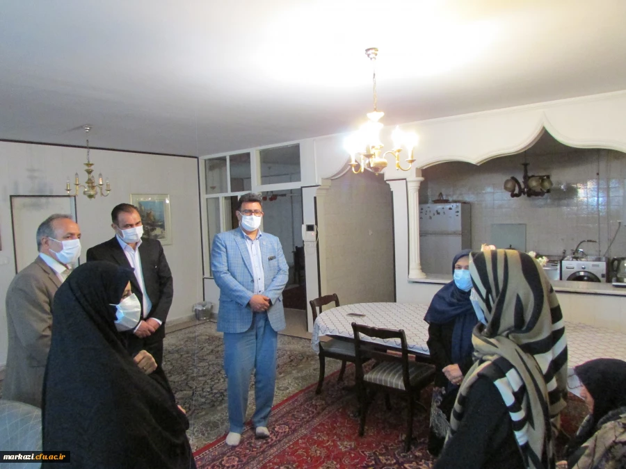 دیدارسرپرست دانشگاه فرهنگیان استان مرکزی با خانواده شهید مدافع سلامت، دکتر غلامحسین نادری 8