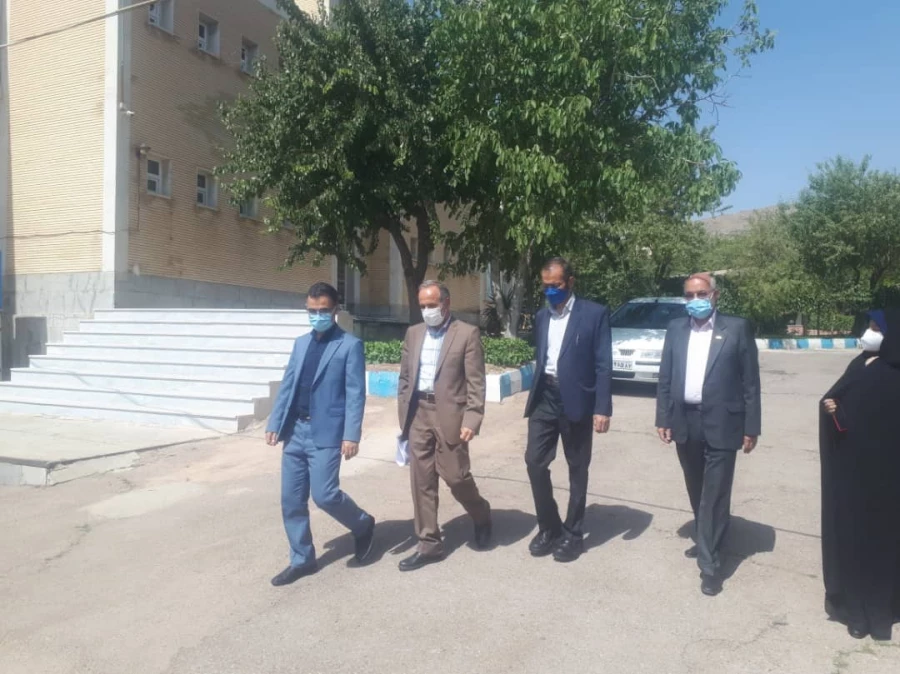 بازدید مدیرکل نوسازی و توسعه و تجهیز مدارس استان مرکزی از پردیس حضرت زینب کبری(س) 3