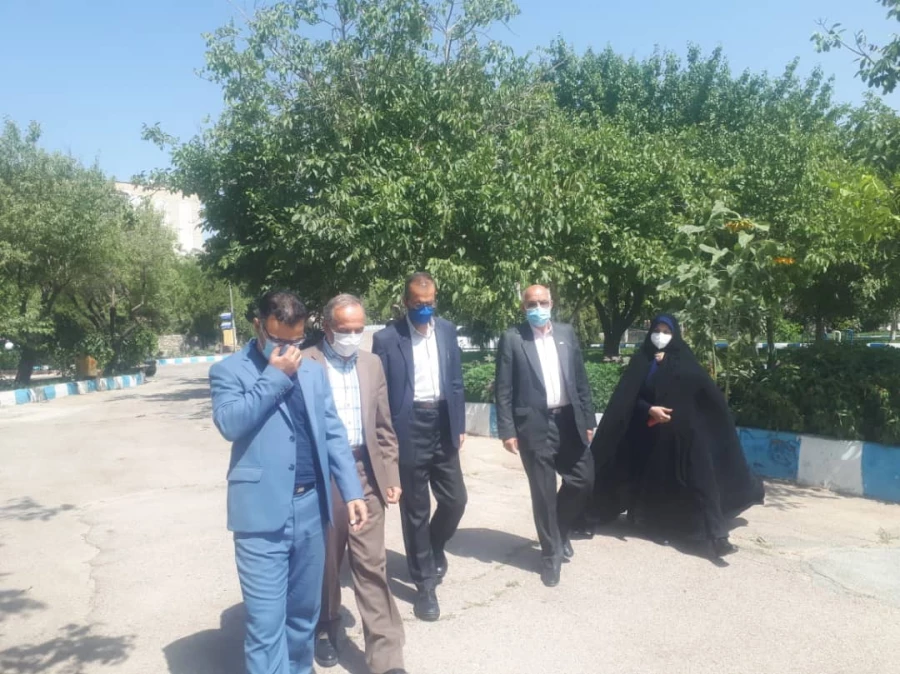 بازدید مدیرکل نوسازی و توسعه و تجهیز مدارس استان مرکزی از پردیس حضرت زینب کبری(س) 4