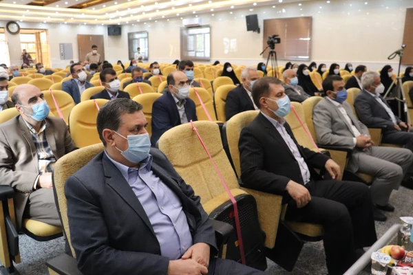 هر کار بزرگ همسایه اراده بزرگ است و پشت سر هر اراده بزرگی دست خداوند مشهود است 8