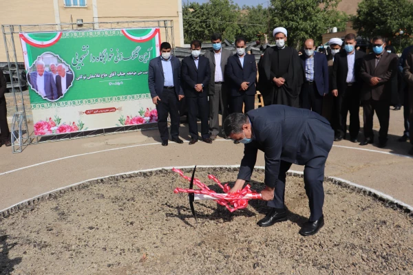 هر کار بزرگ همسایه اراده بزرگ است و پشت سر هر اراده بزرگی دست خداوند مشهود است 14