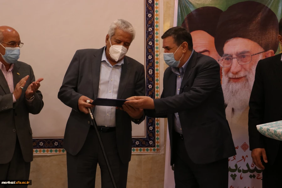 هر کار بزرگ همسایه اراده بزرگ است و پشت سر هر اراده بزرگی دست خداوند مشهود است 20