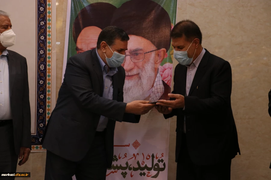 هر کار بزرگ همسایه اراده بزرگ است و پشت سر هر اراده بزرگی دست خداوند مشهود است 21