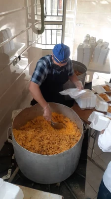 پخت و توزیع غذای نذری توسط دانشگاه فرهنگیان استان مرکزی 7