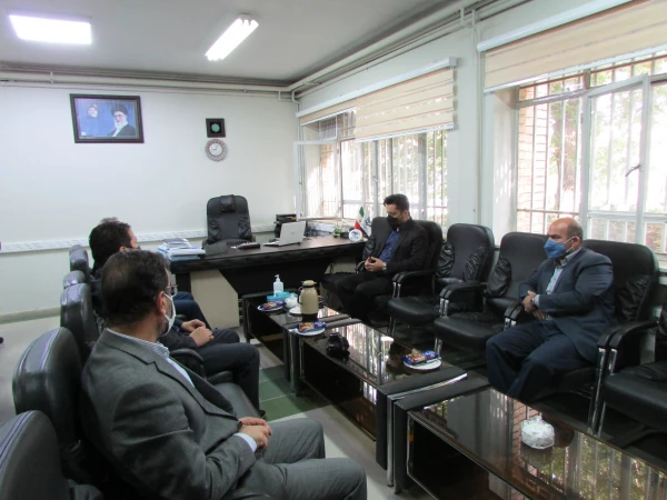 دیدار سرپرست دانشگاه فرهنگیان استان مرکزی با معاون بانک قرض الحسنه رسالت 4