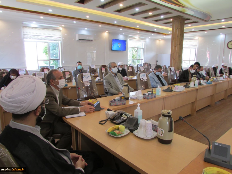 نشست رؤسای دانشگاه ها ومسئولین دفاتر نهاد نمایندگی ولی فقیه در دانشگاه های استان مرکزی برگزار شد 4