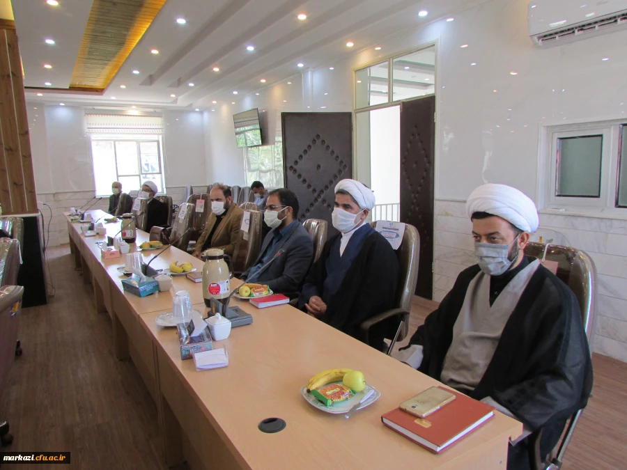 نشست رؤسای دانشگاه ها ومسئولین دفاتر نهاد نمایندگی ولی فقیه در دانشگاه های استان مرکزی برگزار شد 6