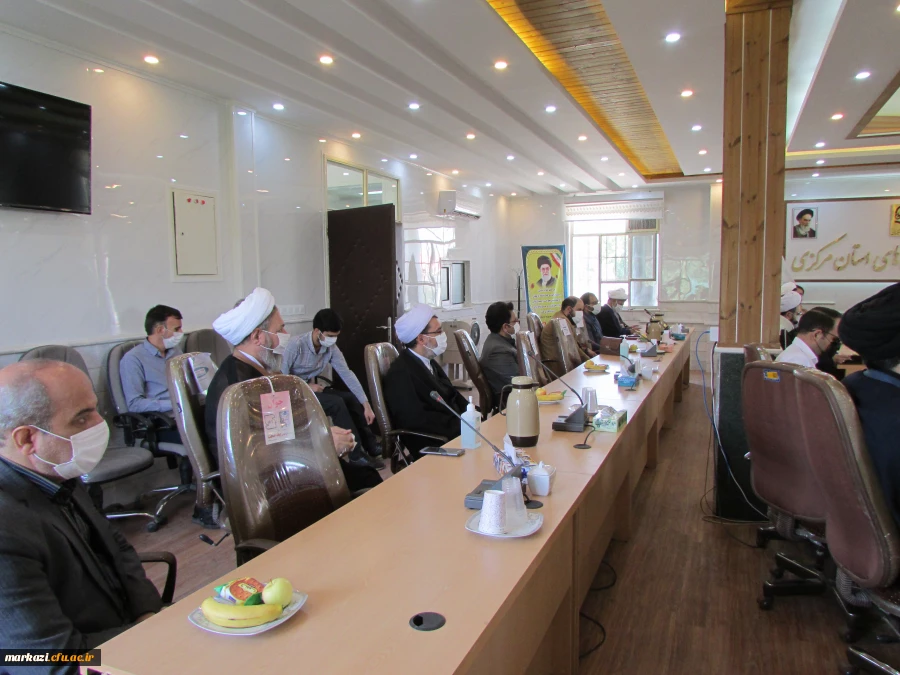 نشست رؤسای دانشگاه ها ومسئولین دفاتر نهاد نمایندگی ولی فقیه در دانشگاه های استان مرکزی برگزار شد 9