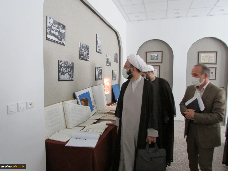 نشست رؤسای دانشگاه ها ومسئولین دفاتر نهاد نمایندگی ولی فقیه در دانشگاه های استان مرکزی برگزار شد 11